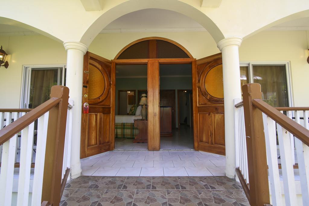 Rayon Hotel Negril Exterior foto